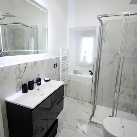 아파트 Homeholidaysanremo - 2,0